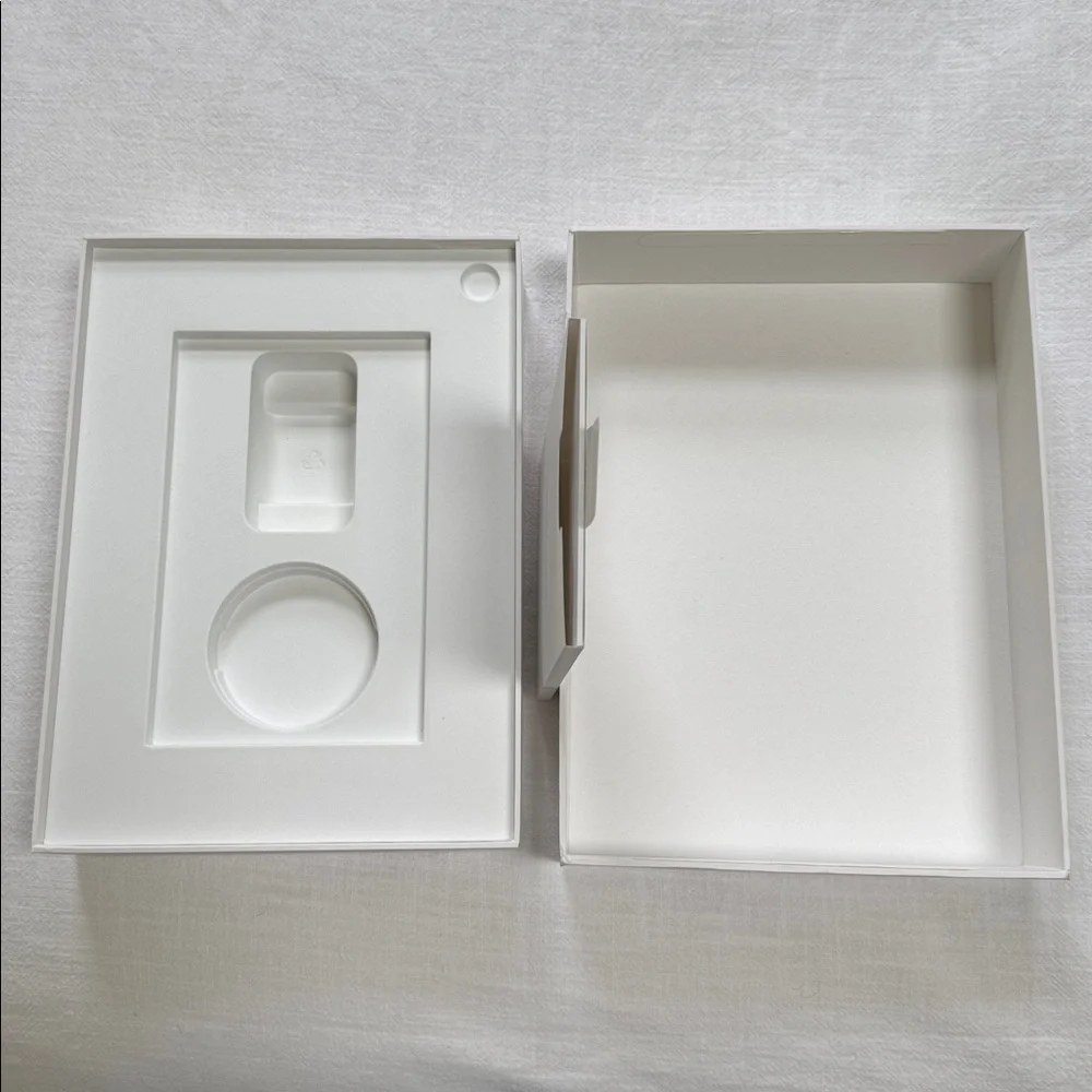 Apple 128GB iPad (A16) Wi-Fi MD3Y4LL/A MODEL A3354 SILVER 2025 BOX ONLY +INSERTS